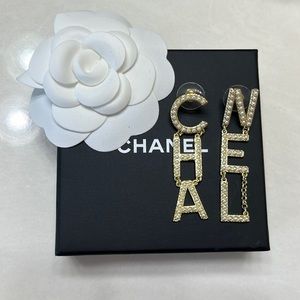 Chanel pearl earrings